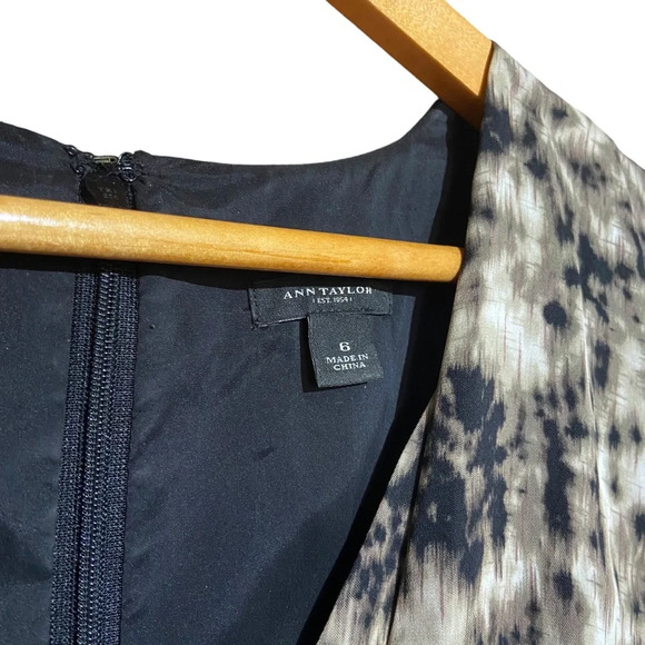 Ann Taylor Silk Blend Paint Strokes Print Plunge Sheath Midi Dress Size 6 - Picture 7 of 7